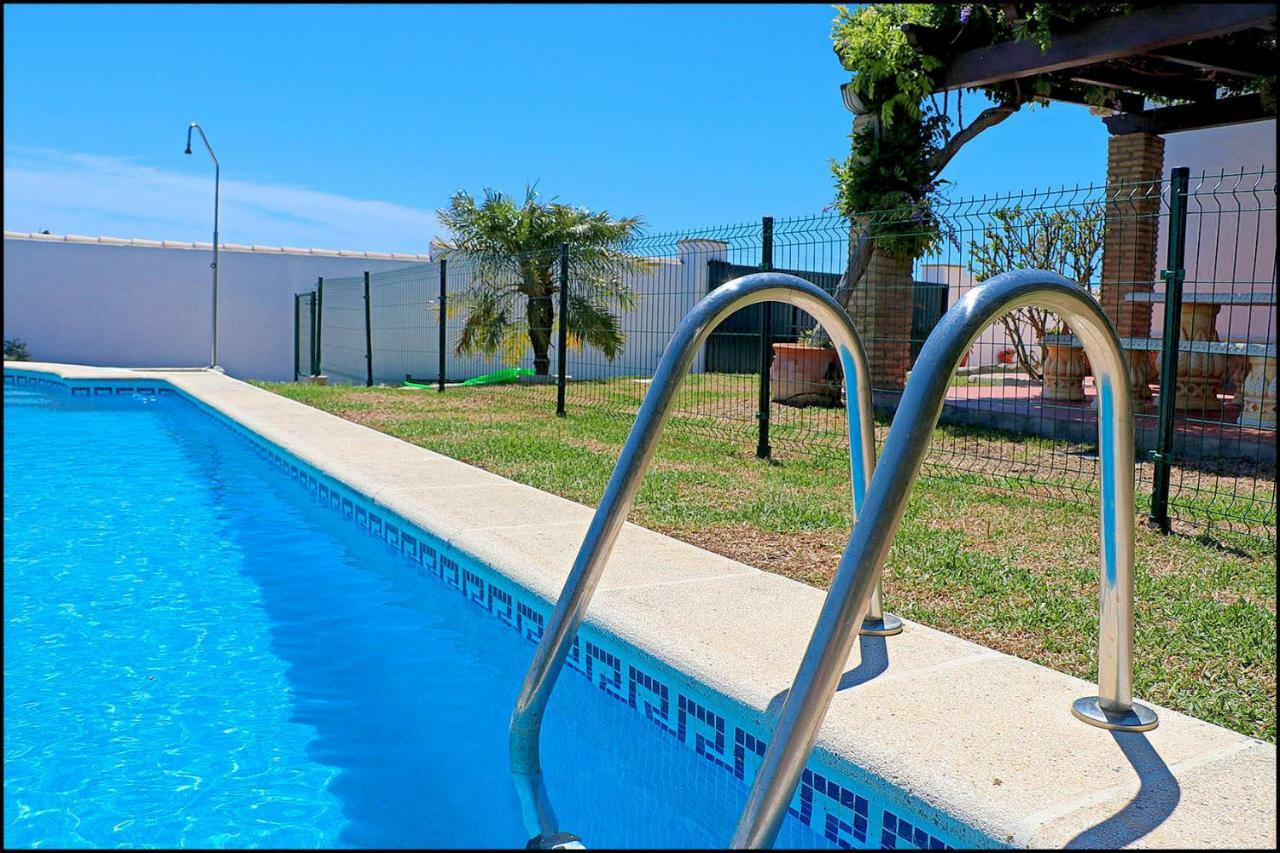 Bungalow Ramos III, con piscina compartida Conil De La Frontera Esterno foto