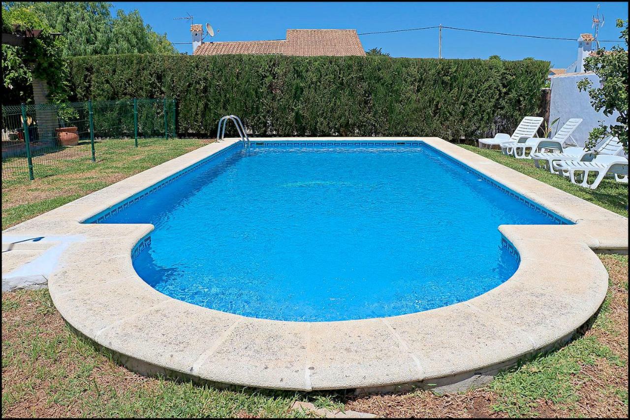 Bungalow Ramos III, con piscina compartida Conil De La Frontera Esterno foto